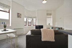 Cosy home in Hull Centre Flat 2
